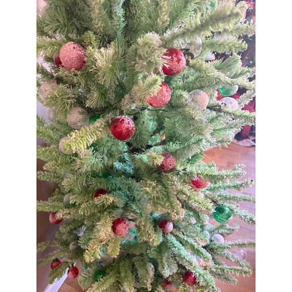 National Tree Company Christmas Tree with Easy Set Up Hinged Branches, 6ft x 34” - Picture 5 of 8